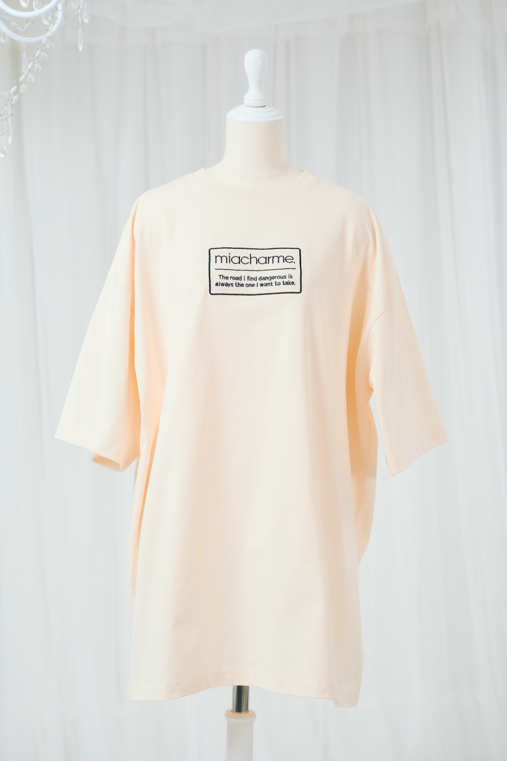 ロゴTシャツ